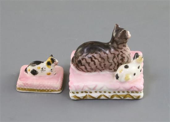 A Derby porcelain group of a recumbent cat and kitten and a similar figure of a kitten, c.1810-25, L. 2.7cm and 4.3cm